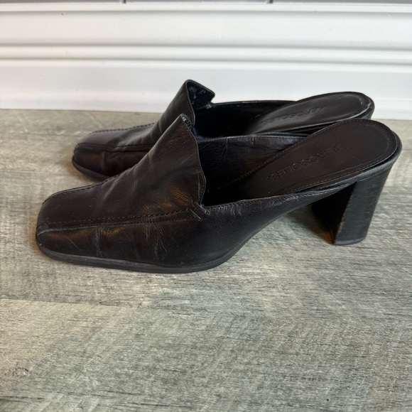 Vtg Aerosoles Womens Black Leather Slip-On Heeled Mules Sq Toe Block Heel Shoe 8 - Picture 4 of 11